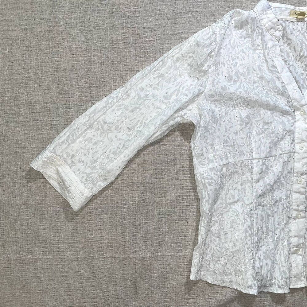 Brina & Em | White Eyelet Embroidered Button-Front Blouse | Large - Picture 3 of 8